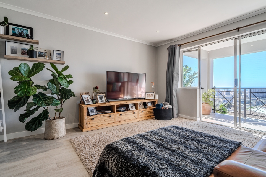 2 Bedroom Property for Sale in Vredehoek Western Cape